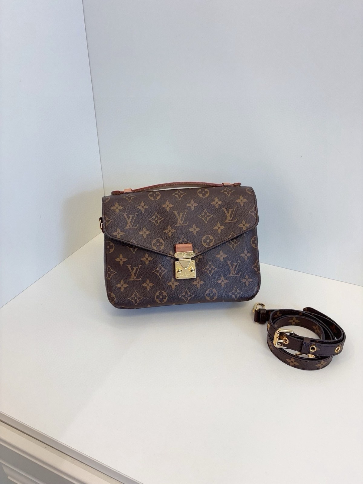 Louis Vuitton Сумка кросс-боди Metis — фото 1