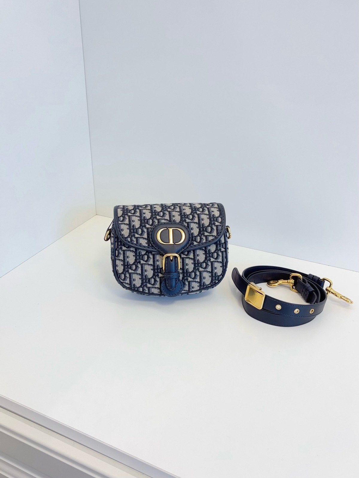 Dior Сумка Bobby — фото 1
