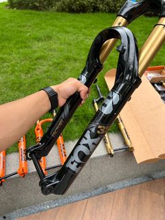 Прочие Запчасть fox38grip x2 — фото 6