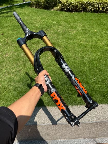Прочие Вилка fox38grip2