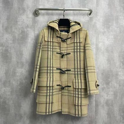 Burberry Пальто UK4