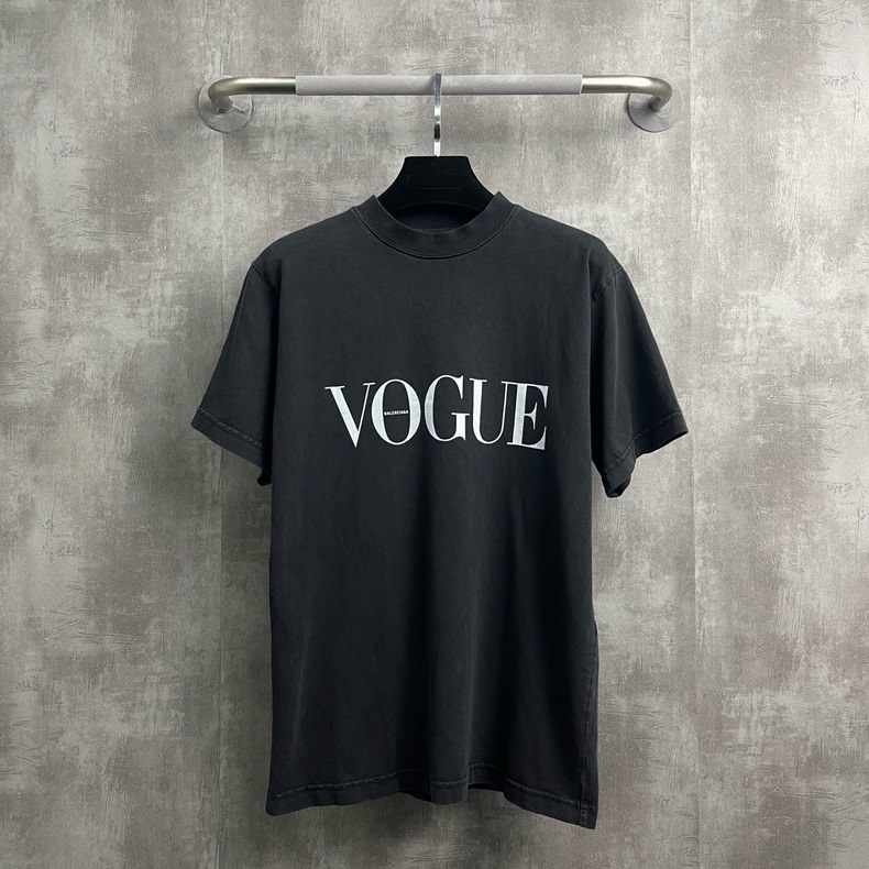 Balenciaga Футболка Vogue — фото 1