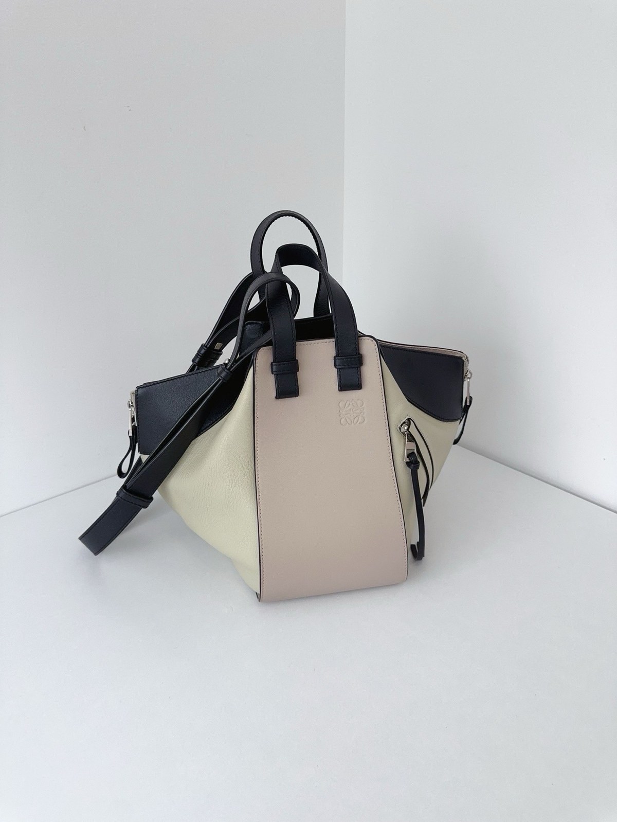 Loewe Сумка Hammock — фото 1