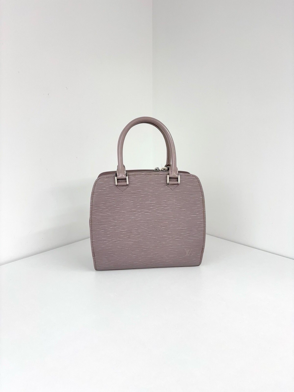 Louis Vuitton Сумка EPI — фото 1