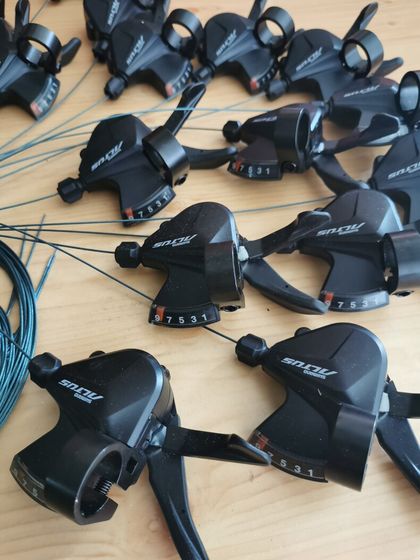 Shimano Манетки M2010 M2000
