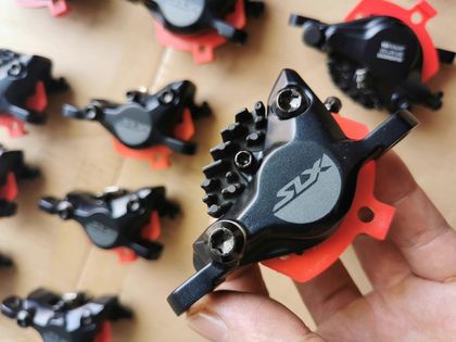 Shimano Тормозной калипер SLX M7100