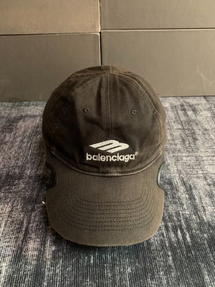 Balenciaga Шапка B icon