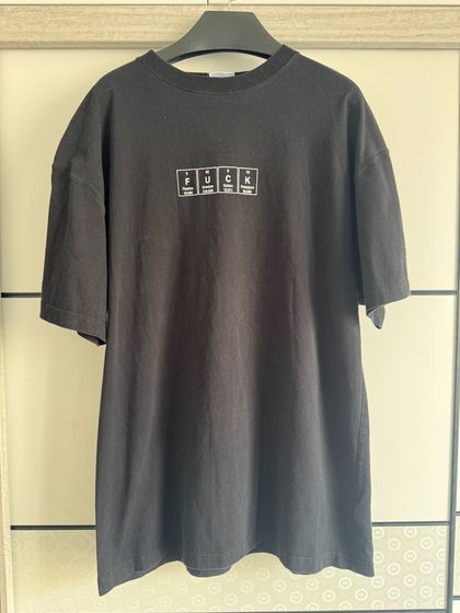 Vetements Футболка F U C K